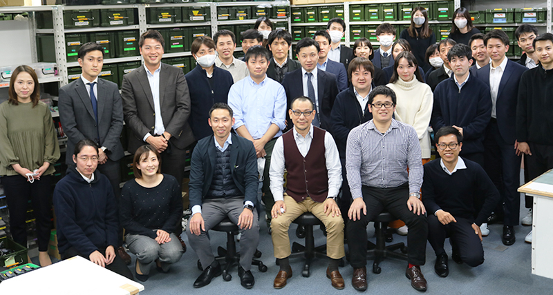 エクセリ集合写真 株式会社エクセリ社員の集合写真